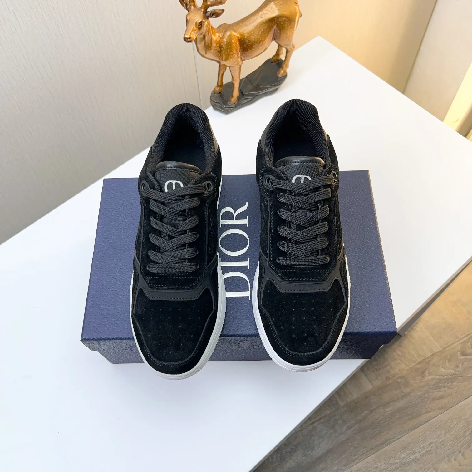 Men's Men's Shoes 💰400 [New] 🦩🦩Dior - Low-top sneakers 2025 spring men's collection new arrivals [Celebrate][Celebrate][Celebrate], reinterpret the basketball shoe design and become a classic Dior item [Strong][Strong][Strong], crafted in black and cream white smooth cowhide with beige suede, leather display on the side The CD logo, tongue, sole and back side are decorated with various distinctive details to enhance the style[666][666], while eyelet details, topstitching and rubber panels highlight the dynamic charm of its athletic style[strong][strong][strong]. It has a two-color rubber sole, which can be matched with various clothing to create a refined look. Size: 38 to 44 (45 can be customized